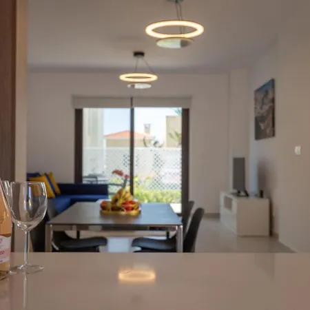 Tatil Evi Townhouse Flower - 2br Coastal Retreat Near Coralia *