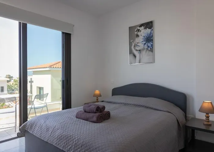 Townhouse Flower - 2br Coastal Retreat Near Coralia Prázdninový dům Pegeia