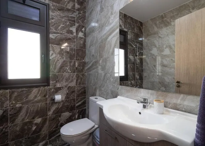 Townhouse Flower - 2br Coastal Retreat Near Coralia Prázdninový dům