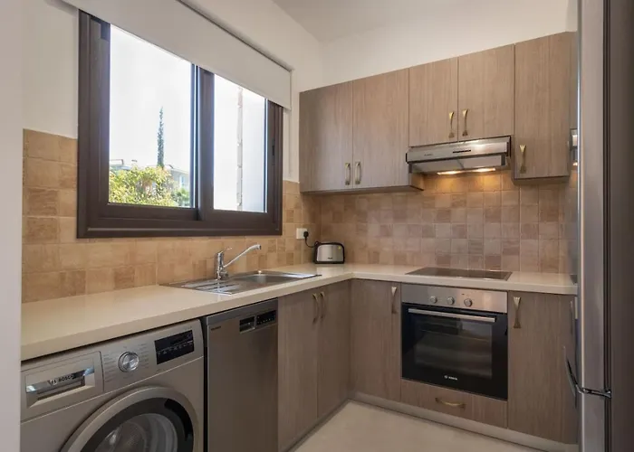 Townhouse Flower - 2br Coastal Retreat Near Coralia