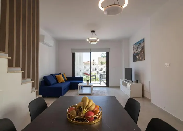 Townhouse Flower - 2br Coastal Retreat Near Coralia Pegeia