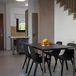 Townhouse Flower - 2br Coastal Retreat Near Coralia
