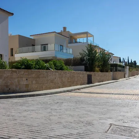 Townhouse Flower - 2br Coastal Retreat Near Coralia