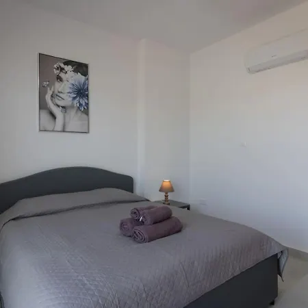 Townhouse Flower - 2br Coastal Retreat Near Coralia Feriehus