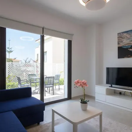 Townhouse Flower - 2br Coastal Retreat Near Coralia Pegeia