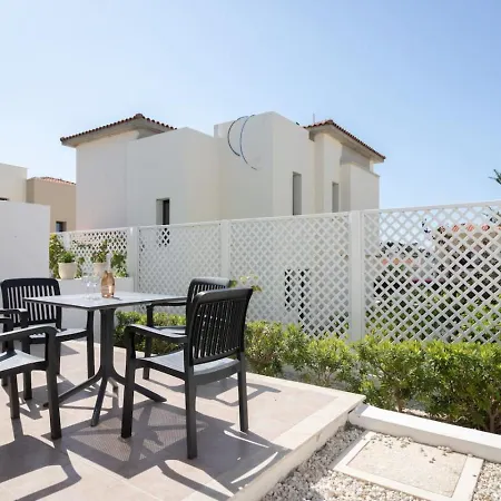 Townhouse Flower - 2br Coastal Retreat Near Coralia Feriehus *