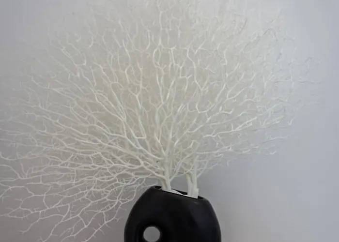 Townhouse Flower - 2br Coastal Retreat Near Coralia Peyia