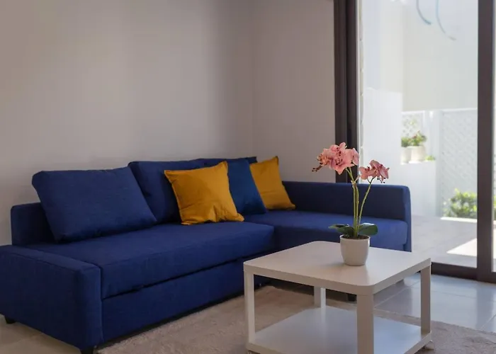 Townhouse Flower - 2br Coastal Retreat Near Coralia * Peyia