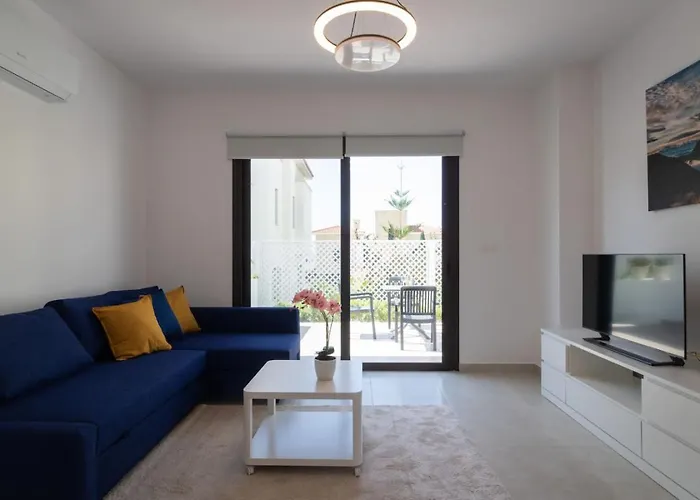 Townhouse Flower - 2br Coastal Retreat Near Coralia