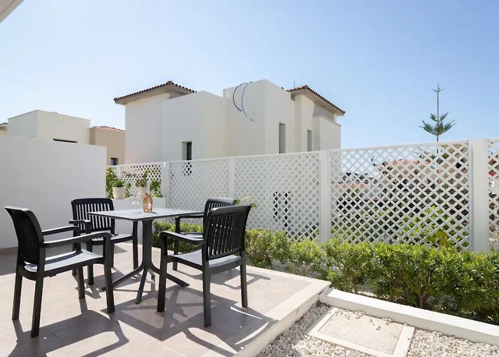 Townhouse Flower - 2br Coastal Retreat Near Coralia 度假居 *
